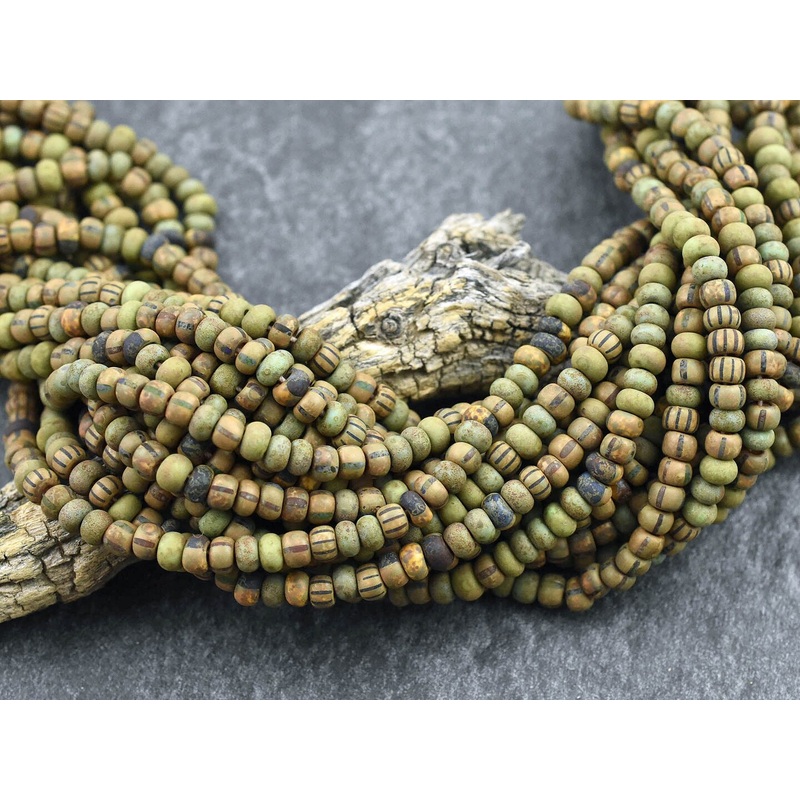 5/0 Aged Ghost Jade Striped Picasso Mix Seed Beads (20″ Strand)